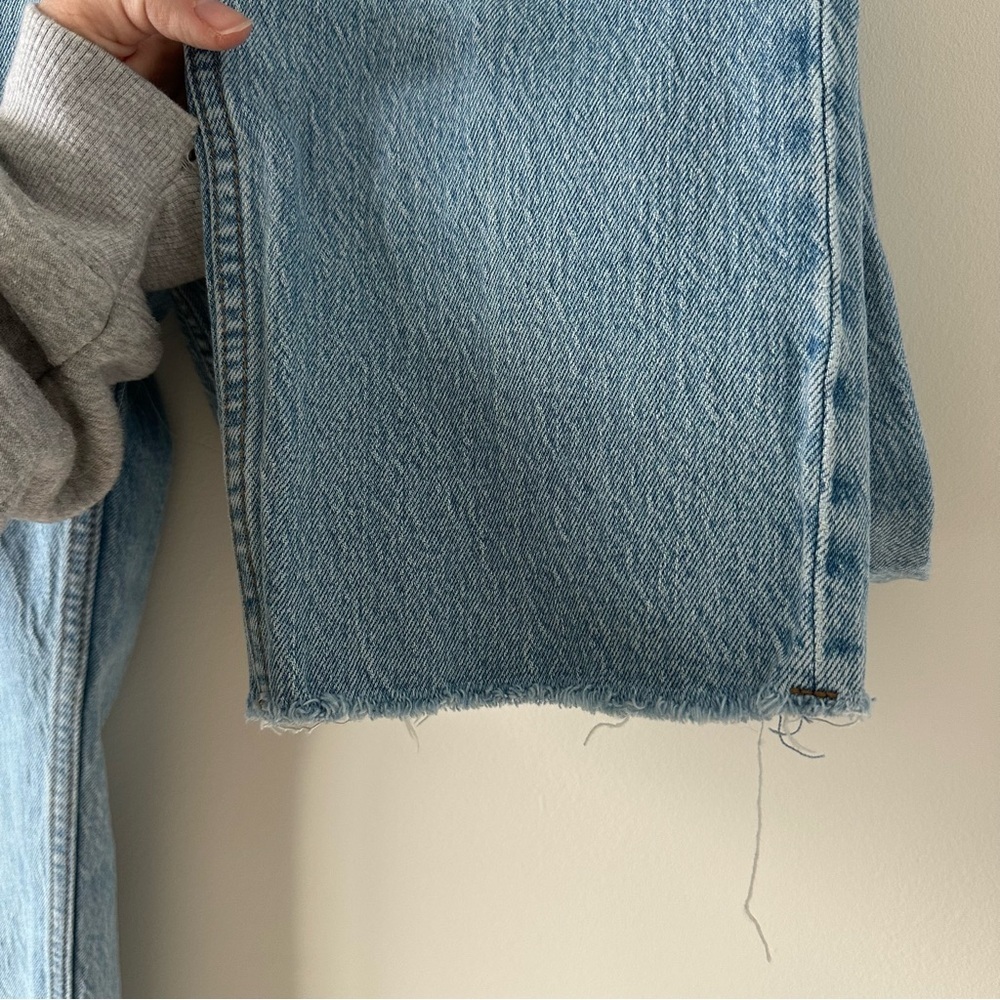 Abercrombie The 90s Straight Leg Mid Rise Jean Women’s Size 27 Light Wash Jeans - Picture 9 of 12